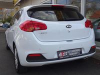 Gebraucht Kia Ceed Attract 99 PS (72 kW) 2014 Weiß Kleinwagen