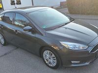 Gebraucht Ford Focus Trend 101 PS (74 kW) 2017 Magneticgrau (metallic) Kleinwagen