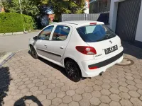 Gebraucht Peugeot 206+ 75 PS (55 kW) 2010 Weiß Kleinwagen