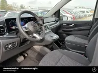 Gebraucht Mercedes V220 163 PS (119 kW) 2024 Gold Van / Kleinbus