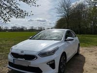 Gebraucht Kia Ceed Spirit 140 PS (102 kW) 2021 Weiß Kleinwagen