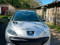 Gebraucht Peugeot 206+ 73 PS (53 kW) 2012 Silber Kleinwagen