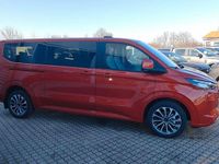 Neu Ford Tourneo Titanium 232 PS (170 kW) 2025 Rot Van / Kleinbus