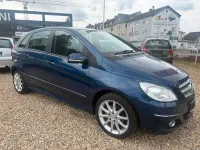Gebraucht Mercedes B180 116 PS (85 kW) 2010 Blau Van / Kleinbus