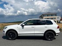 Gebraucht VW Touareg 262 PS (192 kW) 2016 Weiß SUV