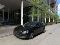 Gebraucht Volvo V60 Business Edition 150 PS (110 kW) 2016 Schwarz Kombi