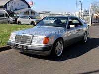 Second-hand Mercedes 220 150 CP (110 kW) 1993 Argintiu
