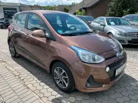 Gebraucht Hyundai i10 Style 87 PS (63 kW) 2018 Braun Kleinwagen