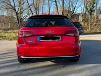 Gebraucht Audi A3 Ambiente 190 PS (139 kW) 2018 Rot Limousine