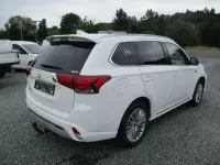 Gebraucht Mitsubishi Outlander P-HEV Basis 135 PS (99 kW) 2021 Weiß SUV