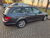 Gebraucht Mercedes C180 Avantgarde 156 PS (114 kW) 2013 Blau Kombi