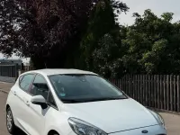 Gebraucht Ford Fiesta 100 PS (73 kW) 2018 Weiß Kleinwagen
