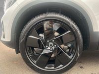 Neu Volvo XC40 Plus 163 PS (119 kW) 2025 Crystal weiß perleffekt SUV