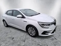 Gebraucht Renault Mégane Life 116 PS (85 kW) 2020 Weiß Limousine