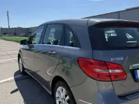 Gebraucht Mercedes B180 122 PS (89 kW) 2012 Grau Kleinwagen