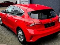 Używany Ford Focus Titanium 125 KM (91 kW) 2019 Czerwony Sedan/Limuzyna