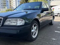 Gebraucht Mercedes C180 122 PS (89 kW) 1996 Schwarz Limousine