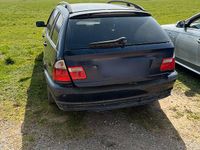 Second-hand BMW 320 150 CP (110 kW) 2005 Albastru Break