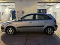 Gebraucht Kia Rio Basis 97 PS (71 kW) 2006 Silber Limousine