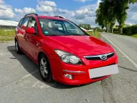 Gebraucht Hyundai i30 90 PS (66 kW) 2010 Rot Kombi
