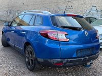 Gebraucht Renault Mégane III Dynamique 106 PS (77 kW) 2010 Blau Limousine