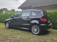 Gebraucht Mercedes B160 95 PS (69 kW) 2010 Schwarz Van / Kleinbus