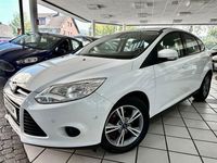 Używany Ford Focus SYNC Edition 125 KM (91 kW) 2014 Biały Sedan/Limuzyna
