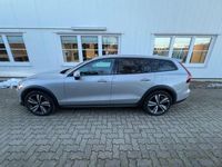 Gebraucht Volvo V60 CC Plus 197 PS (144 kW) 2022 Silber Kombi