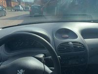 Gebraucht Peugeot 206 75 PS (55 kW) 1998 Silber Kleinwagen