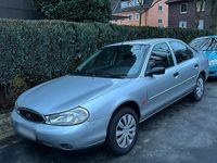 Gebraucht Ford Mondeo 130 PS (95 kW) 1998 Grau Limousine