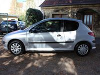 Gebraucht Peugeot 206 60 PS (44 kW) 2004 Silber Limousine