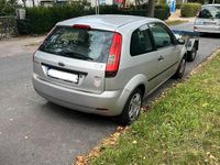 Gebraucht Ford Fiesta 68 PS (50 kW) 2003 Silber Kleinwagen