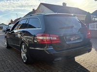 Gebraucht Mercedes E200 184 PS (135 kW) 2011 Schwarz Kombi