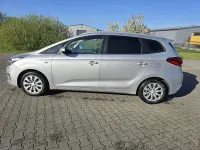 Gebraucht Kia Carens 135 PS (99 kW) 2013 Silber Van / Kleinbus