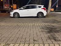 Gebraucht Ford Focus 150 PS (110 kW) 2014 Weiß Limousine