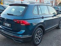 Gebraucht VW Tiguan Life 150 PS (110 kW) 2022 Blau SUV