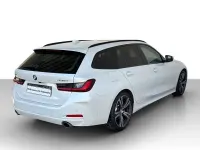 Gebraucht BMW 330 Performance 286 PS (210 kW) 2022 Mineralweiss met. Kombi