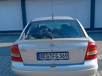 Gebraucht Opel Astra 84 PS (61 kW) 2002 Silber Limousine