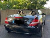 Second-hand Mercedes SLK200 163 CP (119 kW) 2007 Negru Cabrio