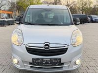 Gebraucht Opel Combo Edition 90 PS (66 kW) 2013 Silber Van / Kleinbus