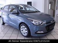 Gebraucht Hyundai i20 Trend 90 PS (66 kW) 2015 Blau Kleinwagen