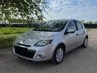 Gebraucht Renault Clio III 75 PS (55 kW) 2009 Silber Limousine