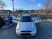 Second-hand Ford Focus 90 CP (66 kW) 2000 Argintiu Break