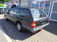 Gebraucht Mercedes 300 179 PS (131 kW) 1991 Schwarz Limousine