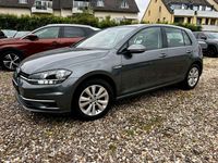 Gebraucht VW Golf VII Comfortline 131 PS (96 kW) 2019 Grau Limousine