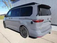 Neu VW California Beach 150 PS (110 kW) 2026 Pure grey Van