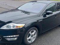 Gebraucht Ford Mondeo 163 PS (119 kW) 2013 Schwarz Kombi