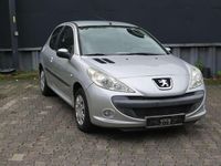 Gebraucht Peugeot 206+ 73 PS (53 kW) 2009 Silber Kleinwagen