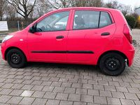 Gebraucht Hyundai i10 70 PS (51 kW) 2012 Rot Kleinwagen