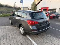 Gebraucht Opel Astra Design Edition 140 PS (102 kW) 2012 Grau Kombi